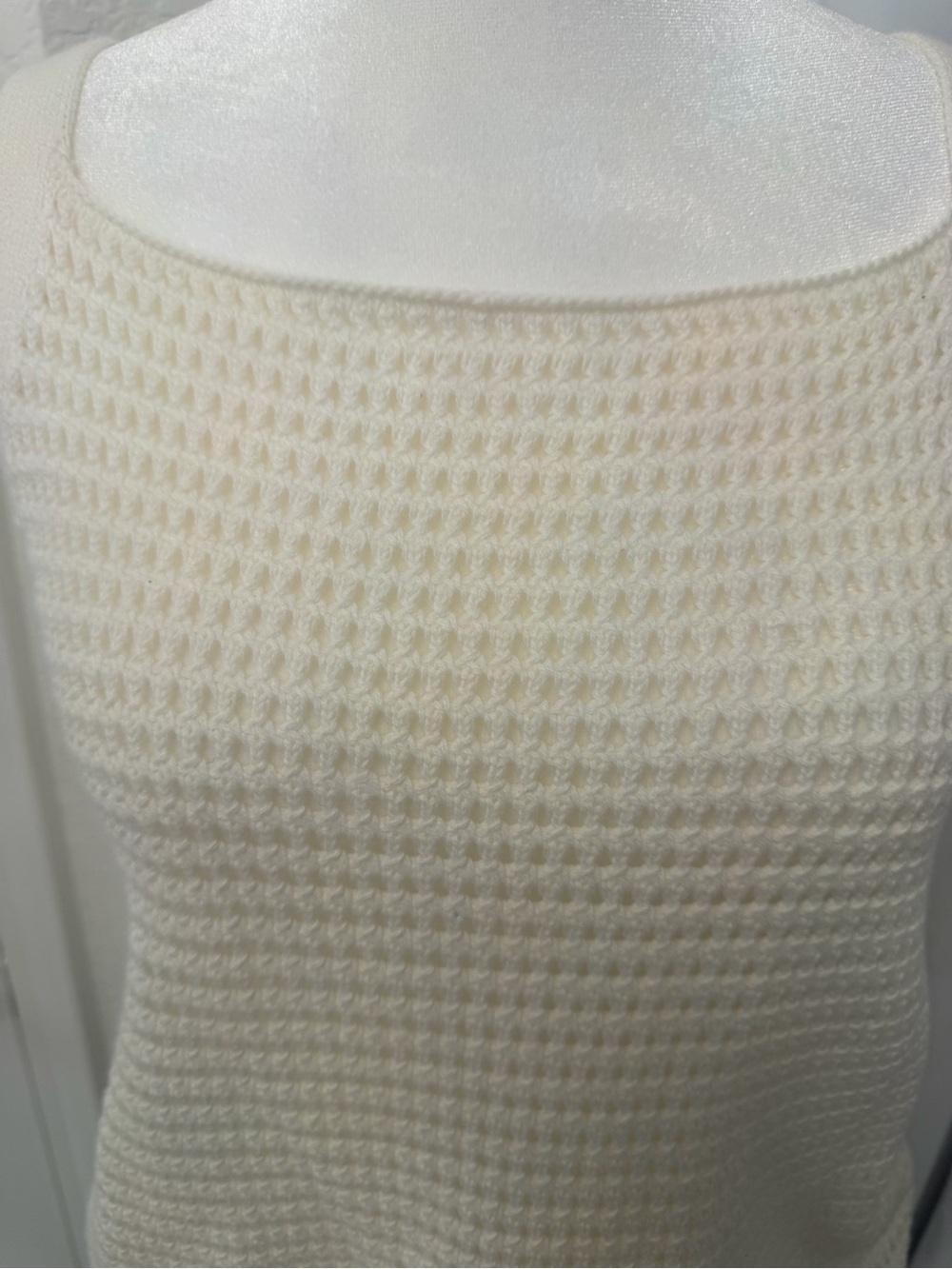NWT Banana Republic Open Stitch Sweater Tank Cream Off White Size L Knit - Picture 3 of 5